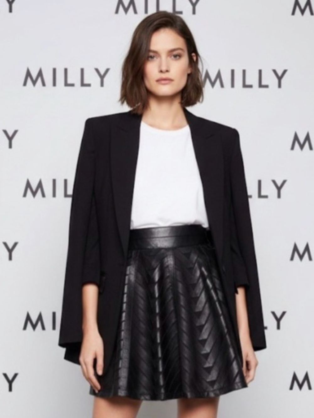 Gorgeous authentic Milly designer genuine black leather skirt sz 4